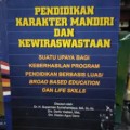 Pendidikan Karakter Mandiri Dan Kewiraswastaan : Suatu upaya bagi keberhasilan program pendidikan berbasis luas